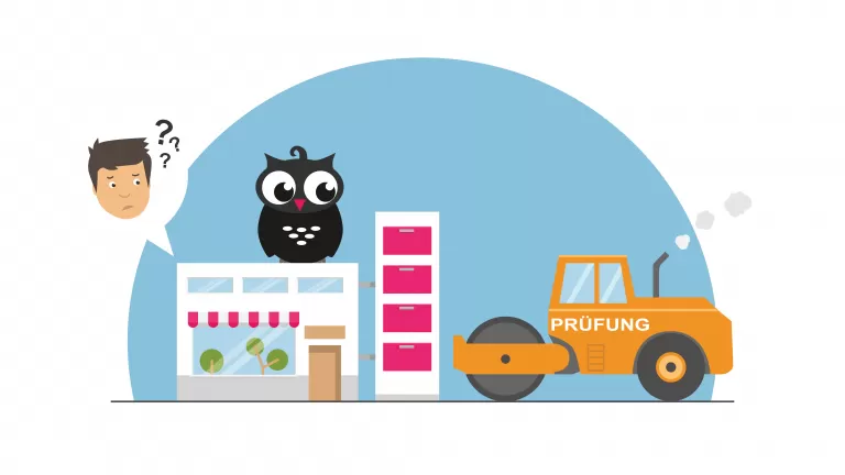 Illustration mit einem fragenden Mann, einem Gebäude mit einem Eulen-Logo, einem hohen Schrank und einer orangefarbenen Walze mit der Aufschrift 'Prüfung'