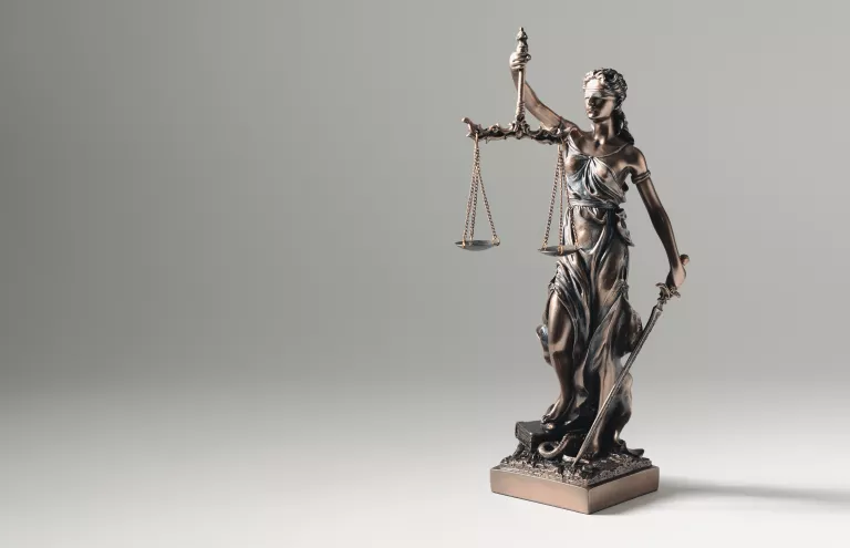 justicia statue