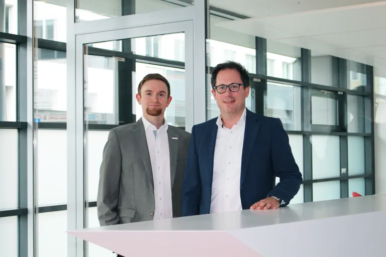 Foto von Patrick Wall und Robert Staubmann, Geschäftsführer der KSV1870 Nimbusec GmbH